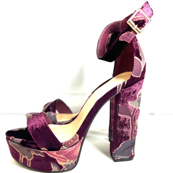 *NIB* Bamboo Ankle Strap Block Heels - Picture 3 of 7